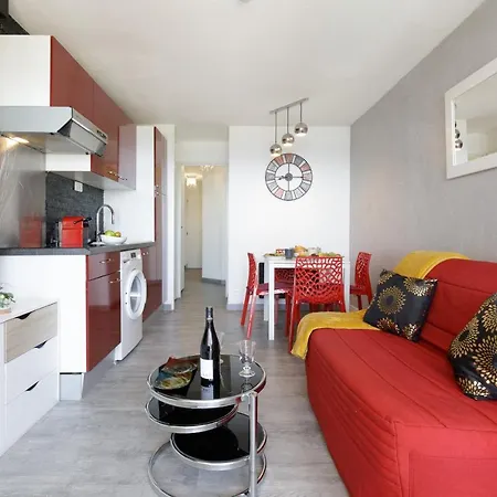 Zahara Yourhosthelper Daire Cannes